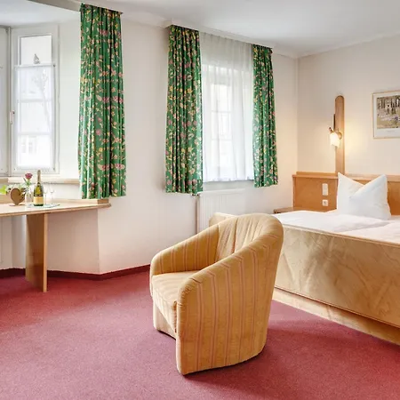 Hotel Altstadt- Und Businesshotel Pfaubraeu - Brauereigasthof - Fruehstuecksbuffet - Kostenfreie Radgarage - Hunde Willkommen