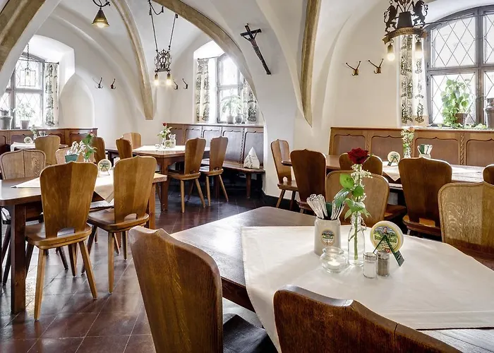 Hotel Altstadt- Und Businesshotel Pfaubraeu - Brauereigasthof - Fruehstuecksbuffet - Kostenfreie Radgarage - Hunde Willkommen 3*