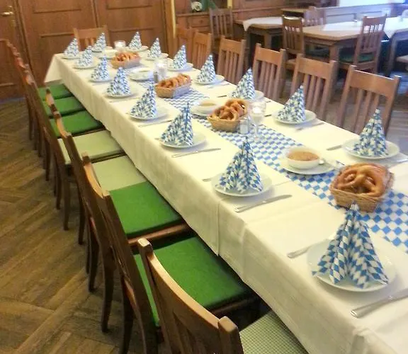 Altstadt- Und Businesshotel Pfaubraeu - Brauereigasthof - Fruehstuecksbuffet - Kostenfreie Radgarage - Hunde Willkommen