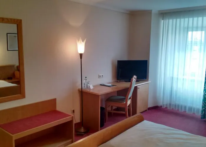 Altstadt- Und Businesshotel Pfaubraeu - Brauereigasthof - Fruehstuecksbuffet - Kostenfreie Radgarage - Hunde Willkommen Hotel