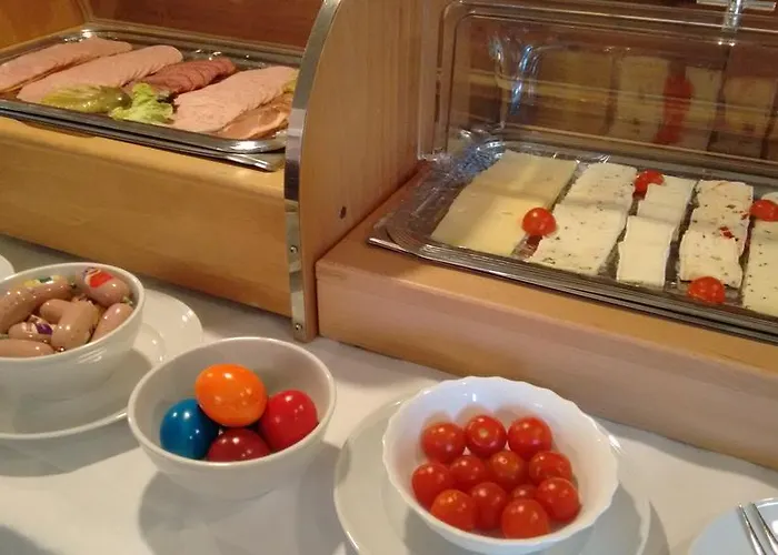Altstadt- Und Businesshotel Pfaubraeu - Brauereigasthof - Fruehstuecksbuffet - Kostenfreie Radgarage - Hunde Willkommen Hotel Trostberg an der Alz