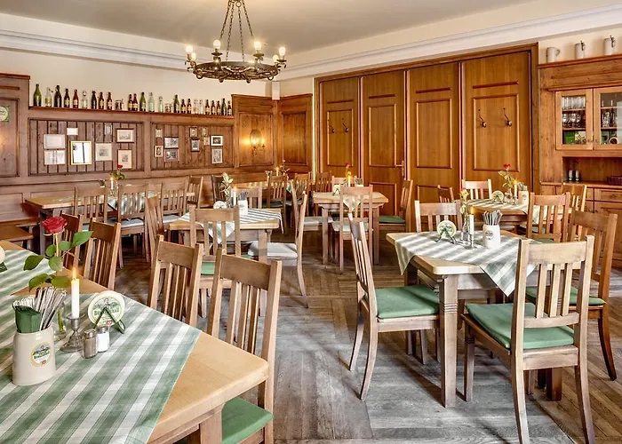 Hotel Altstadt- Und Businesshotel Pfaubraeu - Brauereigasthof - Fruehstuecksbuffet - Kostenfreie Radgarage - Hunde Willkommen