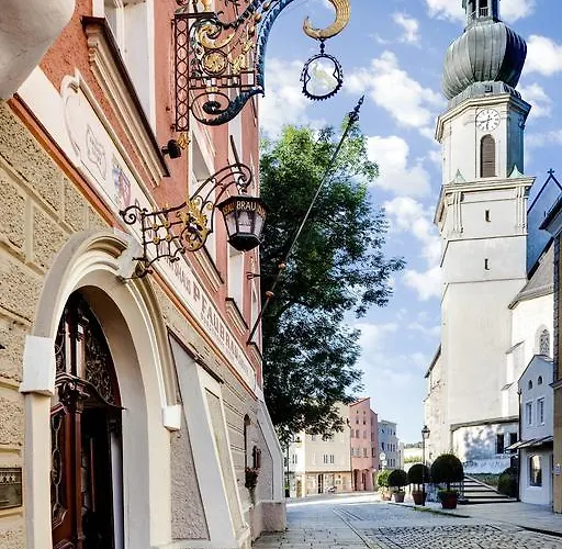 Altstadt- Und Businesshotel Pfaubraeu - Brauereigasthof - Fruehstuecksbuffet - Kostenfreie Radgarage - Hunde Willkommen Hotel Trostberg an der Alz