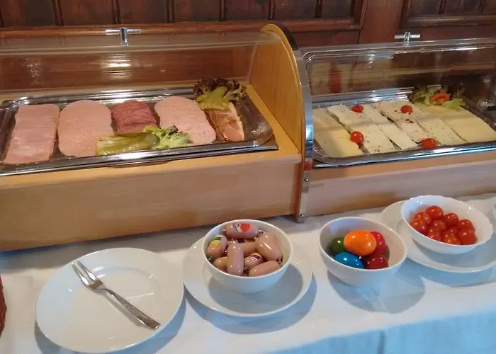 Altstadt- Und Businesshotel Pfaubraeu - Brauereigasthof - Fruehstuecksbuffet - Kostenfreie Radgarage - Hunde Willkommen Trostberg an der Alz